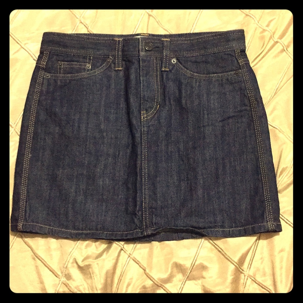 GAP mini skirt